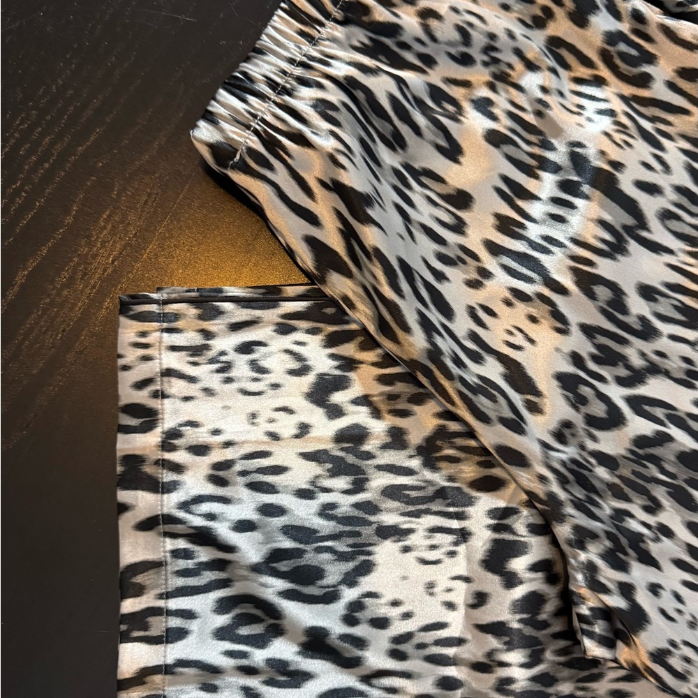 Ambrielle Black and Gray Satin and elastic waist loungers - Picture 4 of 9